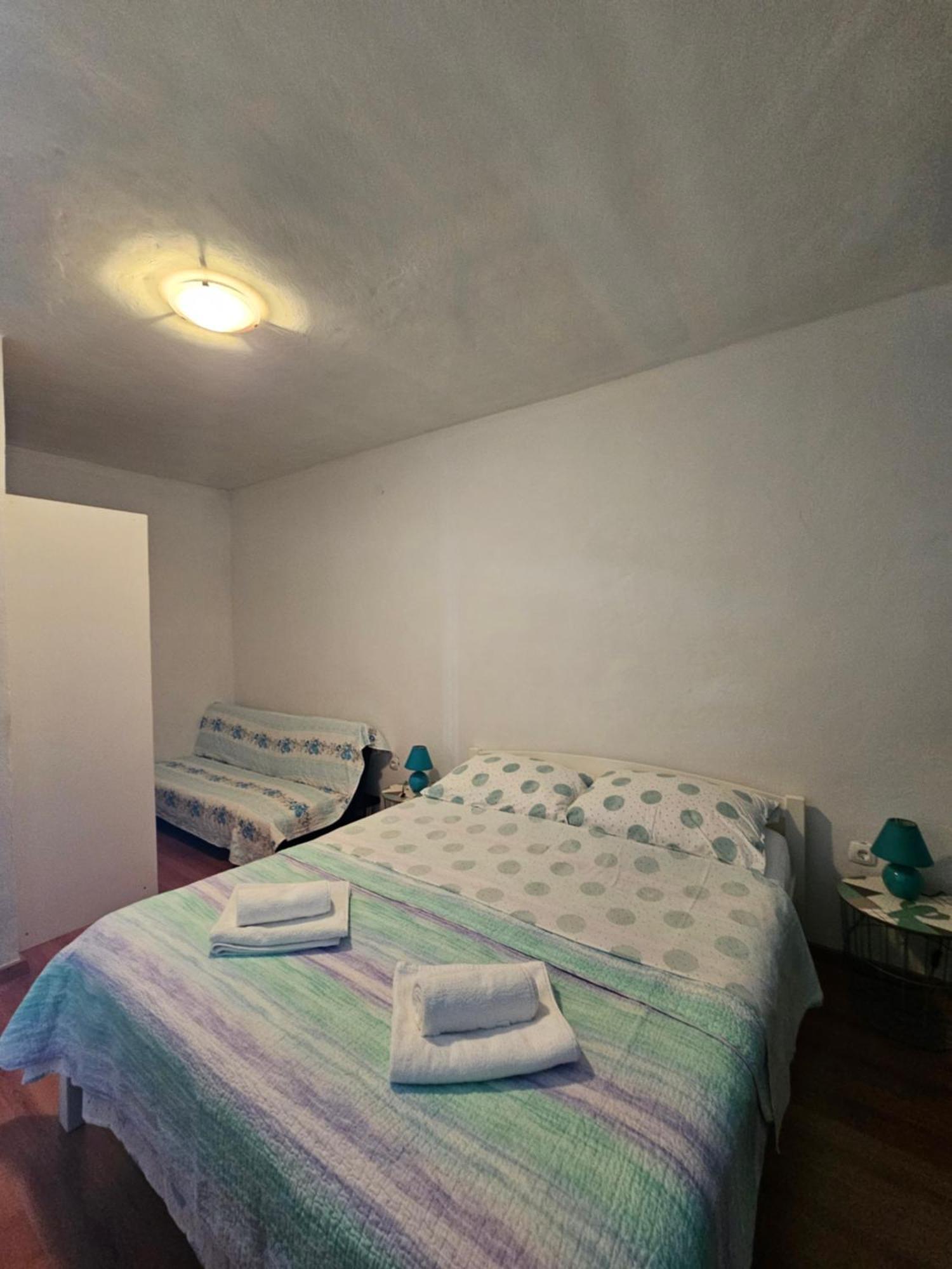 Apartments Lucin Veliki Drvenik Eksteriør billede